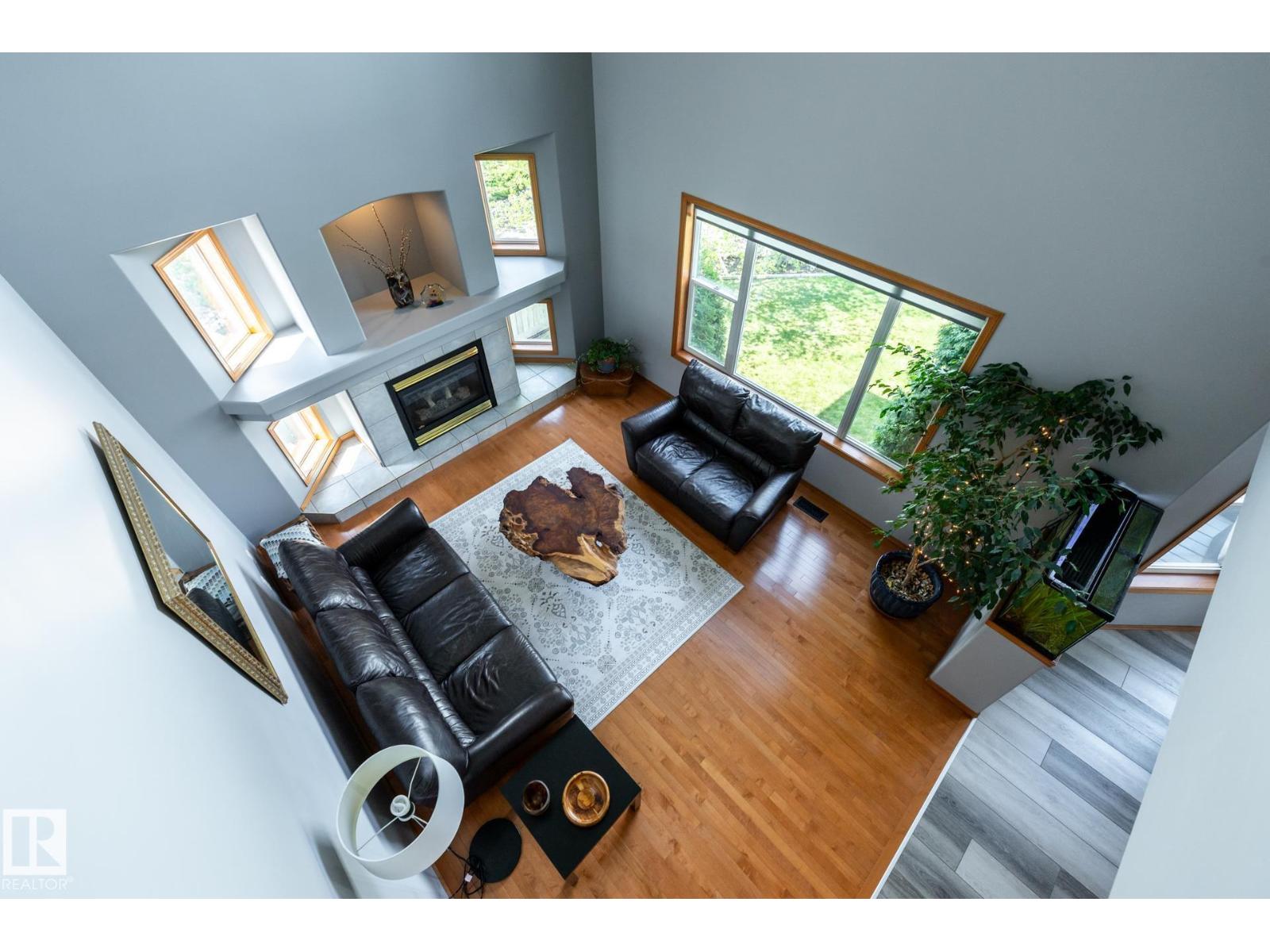 114 REICHERT DRIVE - 17