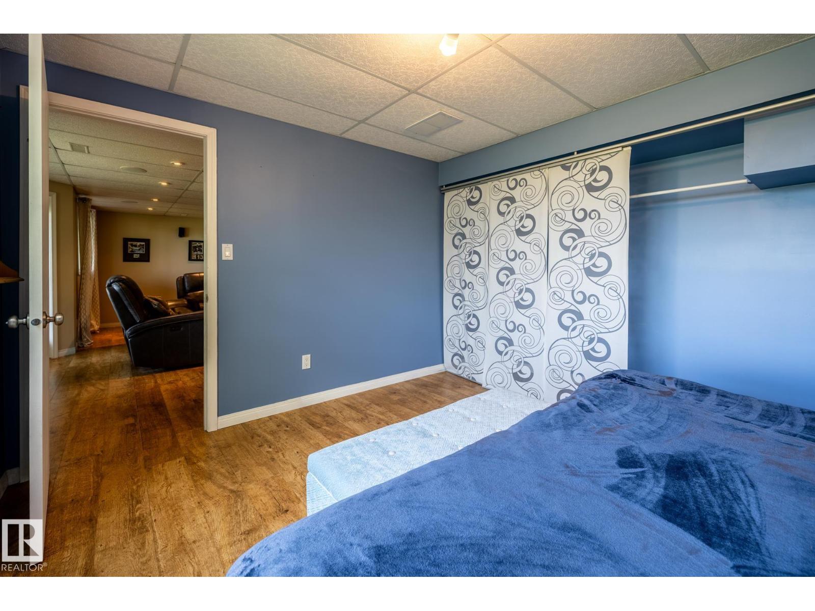 114 REICHERT DRIVE - 46