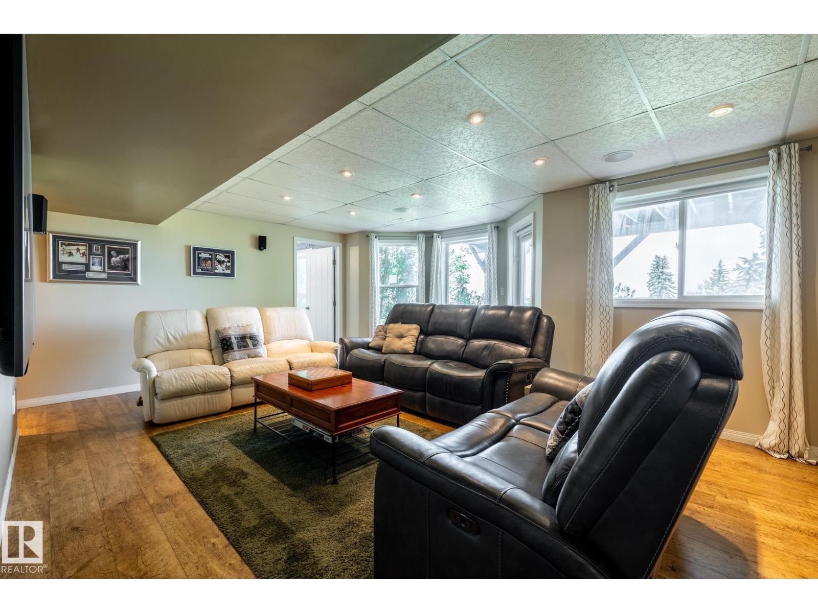 114 REICHERT DRIVE - 42