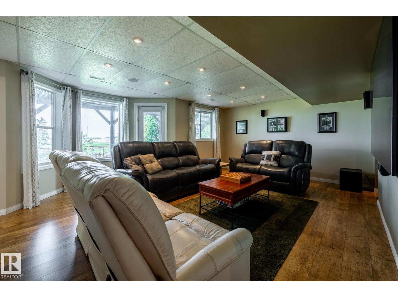 114 REICHERT DRIVE - 44