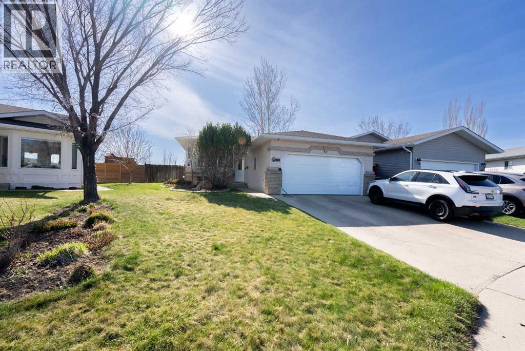 152 Mt Rundle Road W - 1