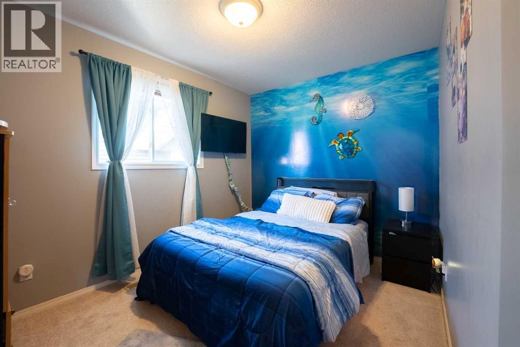 152 Mt Rundle Road W - 16