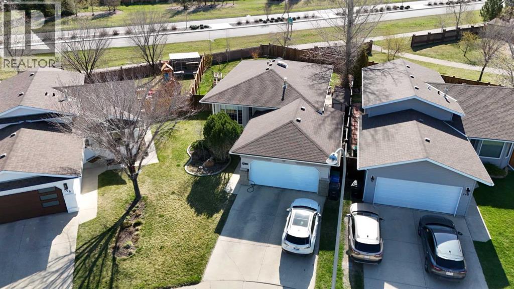 152 Mt Rundle Road W - 4