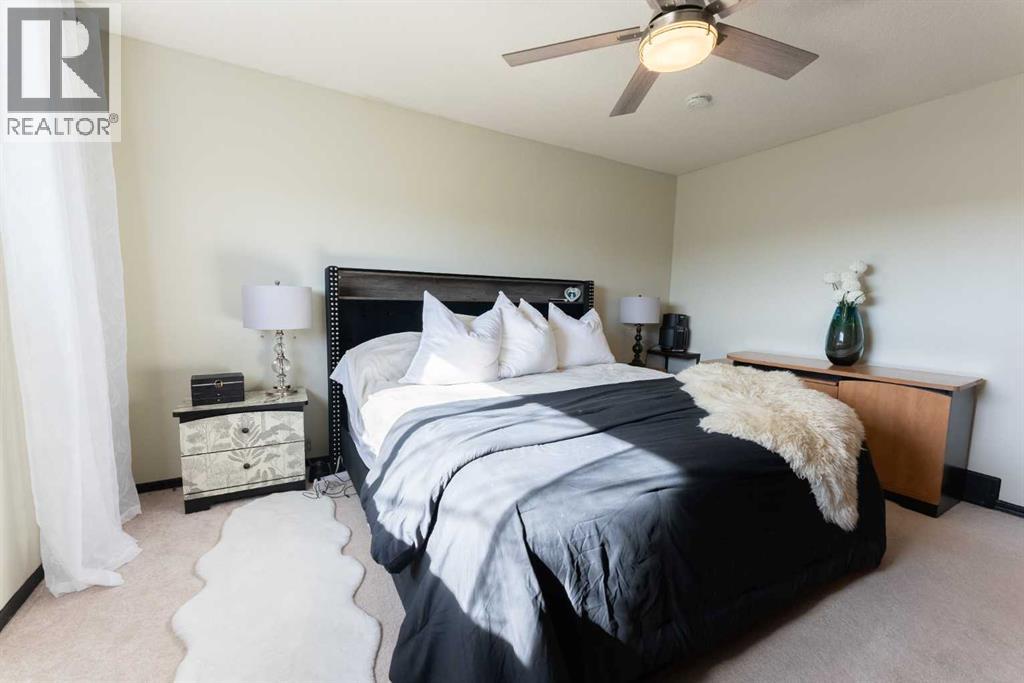 152 Mt Rundle Road W - 23