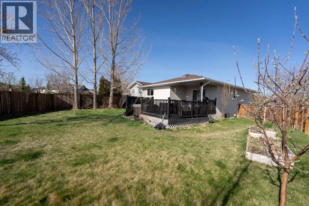 152 Mt Rundle Road W - 37