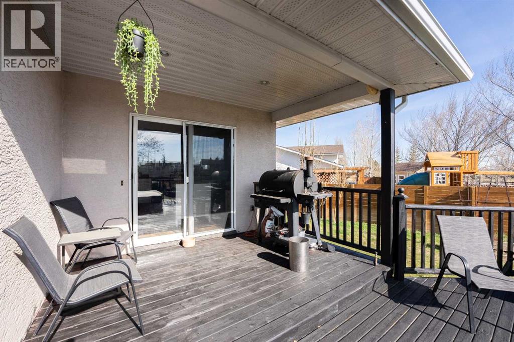 152 Mt Rundle Road W - 33