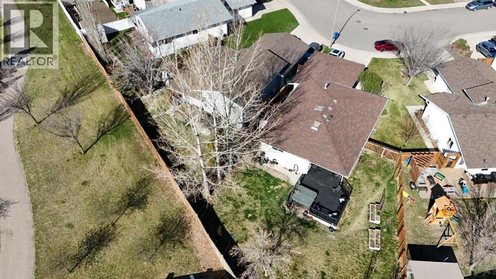 152 Mt Rundle Road W - 38