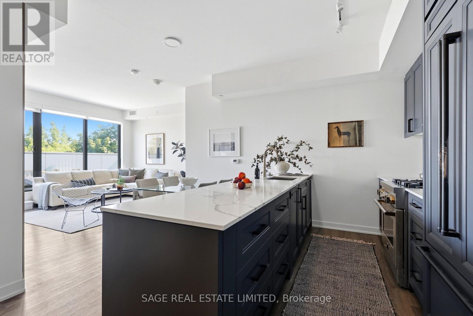 #704 840 ST CLAIR AVENUE W - 11