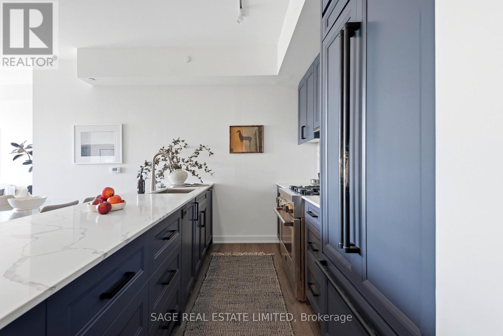 #704 840 ST CLAIR AVENUE W - 12
