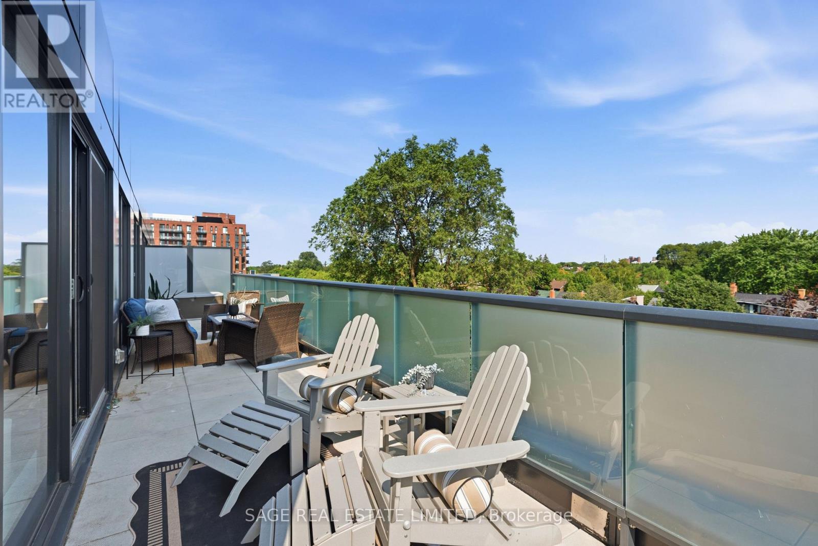 #704 840 ST CLAIR AVENUE W - 20