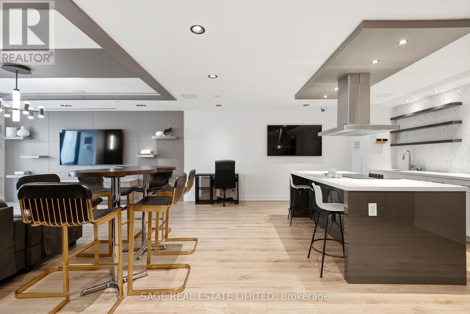 #704 840 ST CLAIR AVENUE W - 26