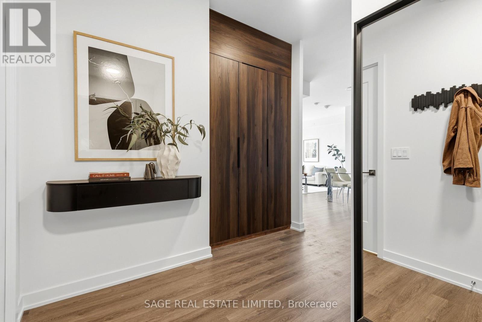 #704 840 ST CLAIR AVENUE W - 3