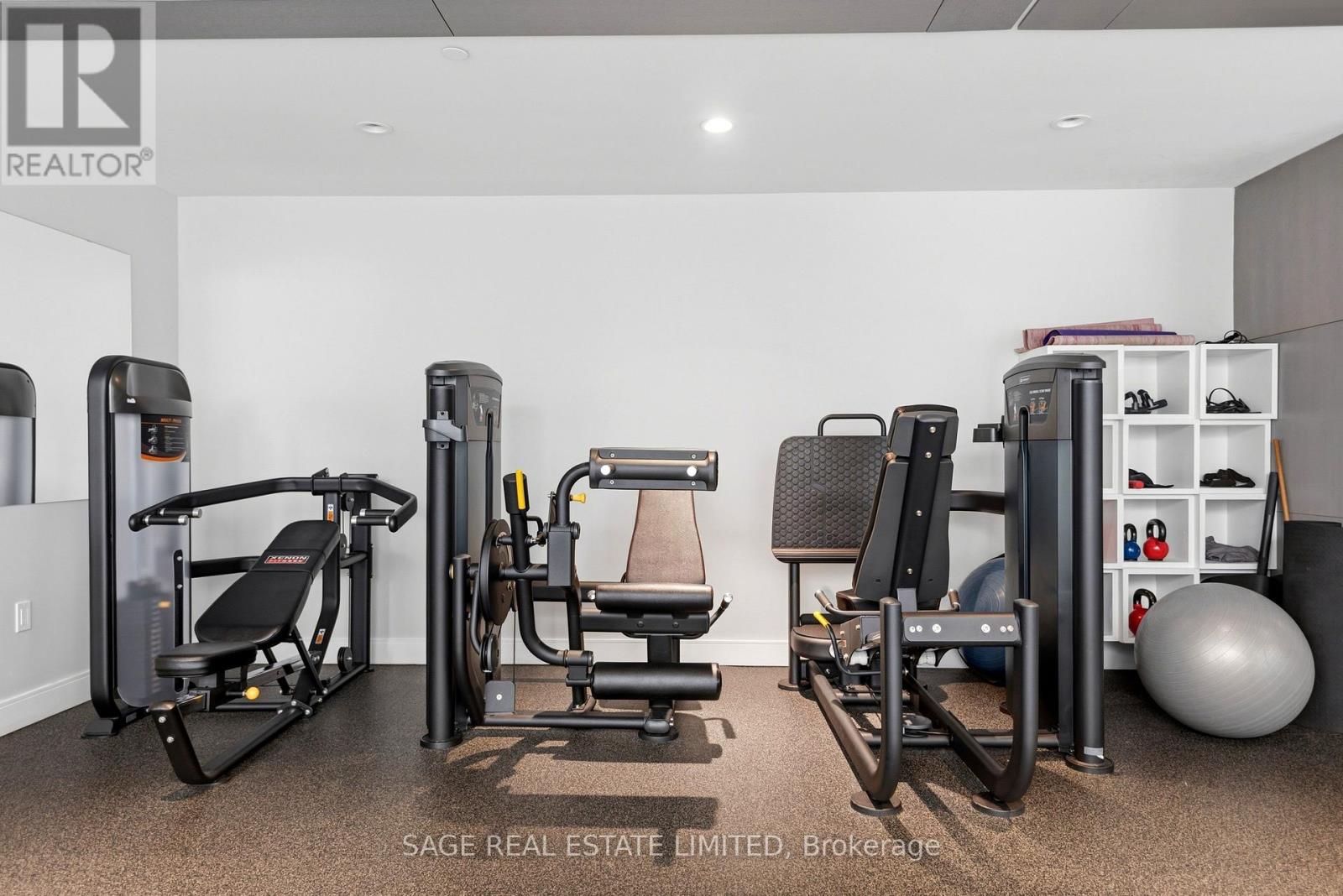 #704 840 ST CLAIR AVENUE W - 30