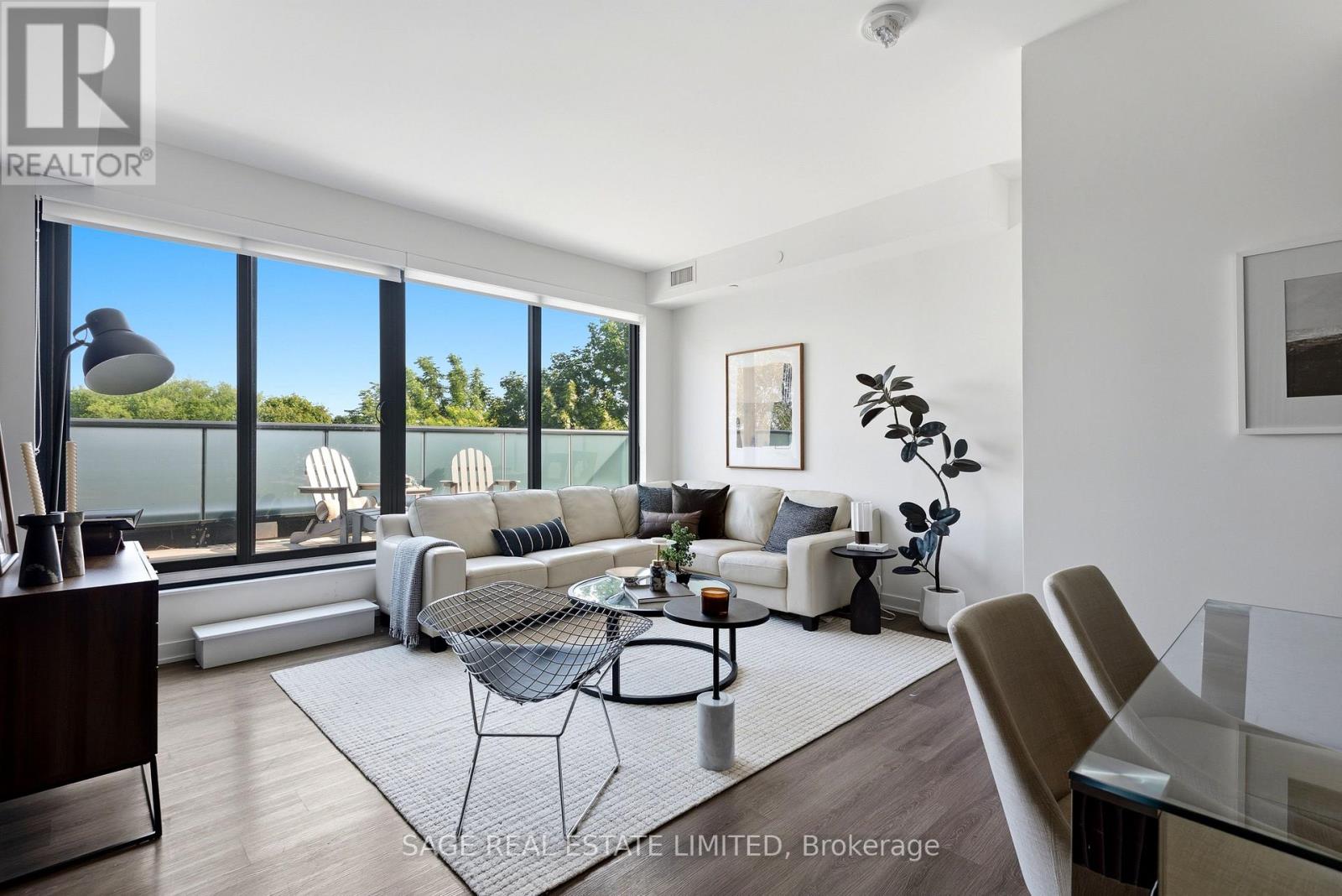 #704 840 ST CLAIR AVENUE W - 6