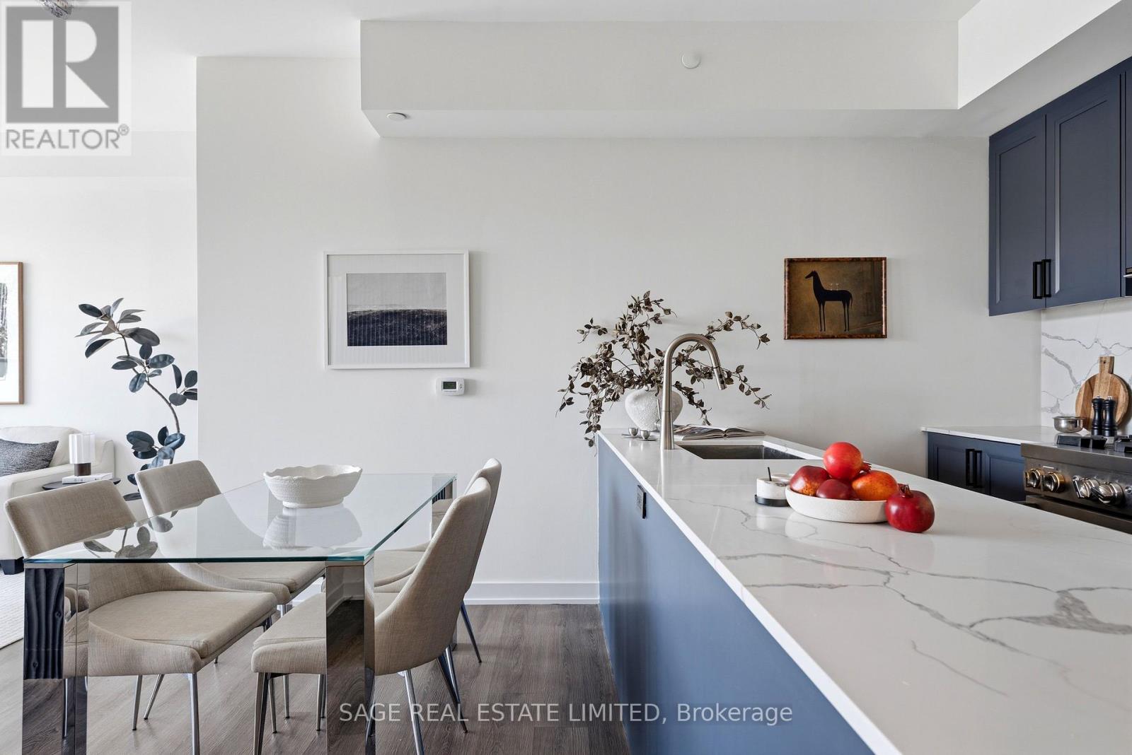 #704 840 ST CLAIR AVENUE W - 8