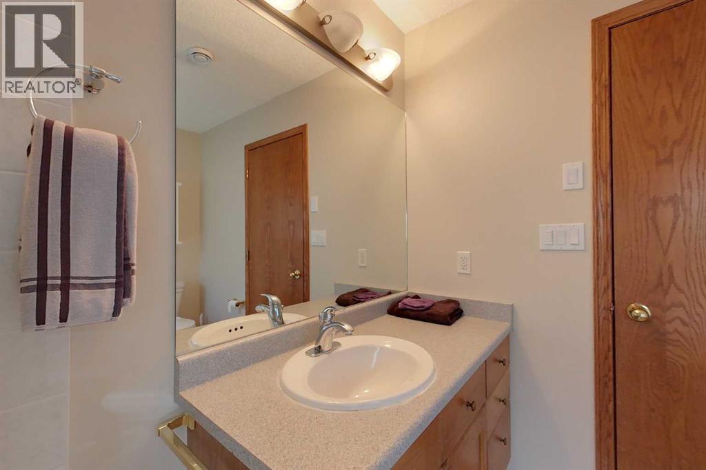 32 1 Avenue SW - 13