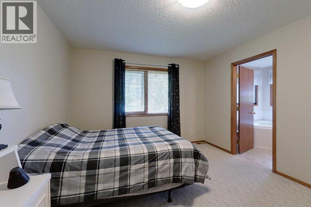 32 1 Avenue SW - 11