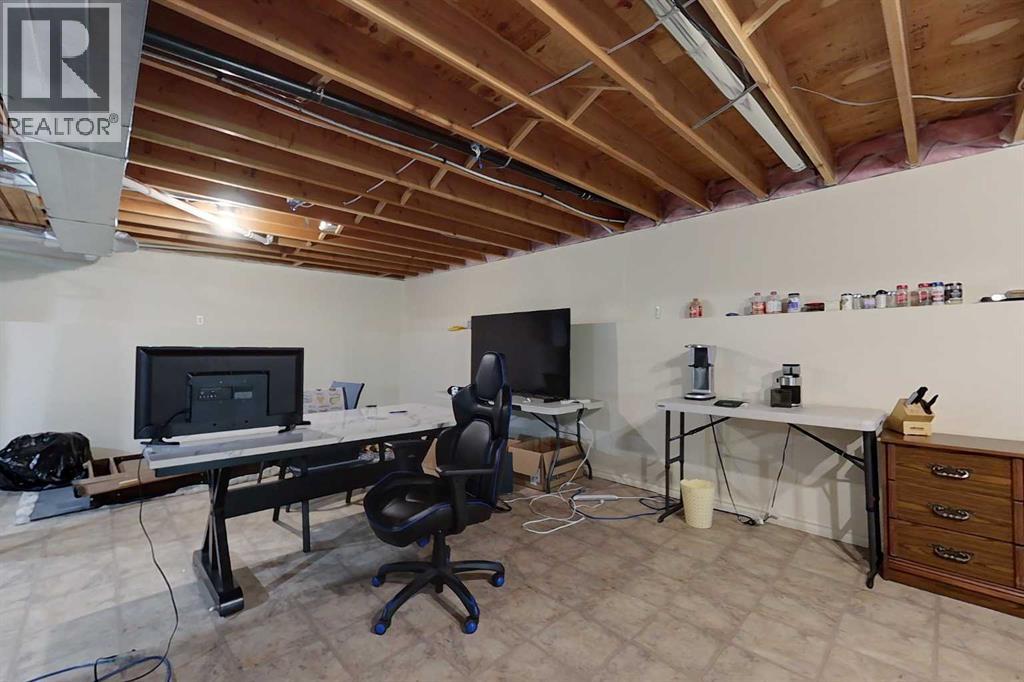 32 1 Avenue SW - 23