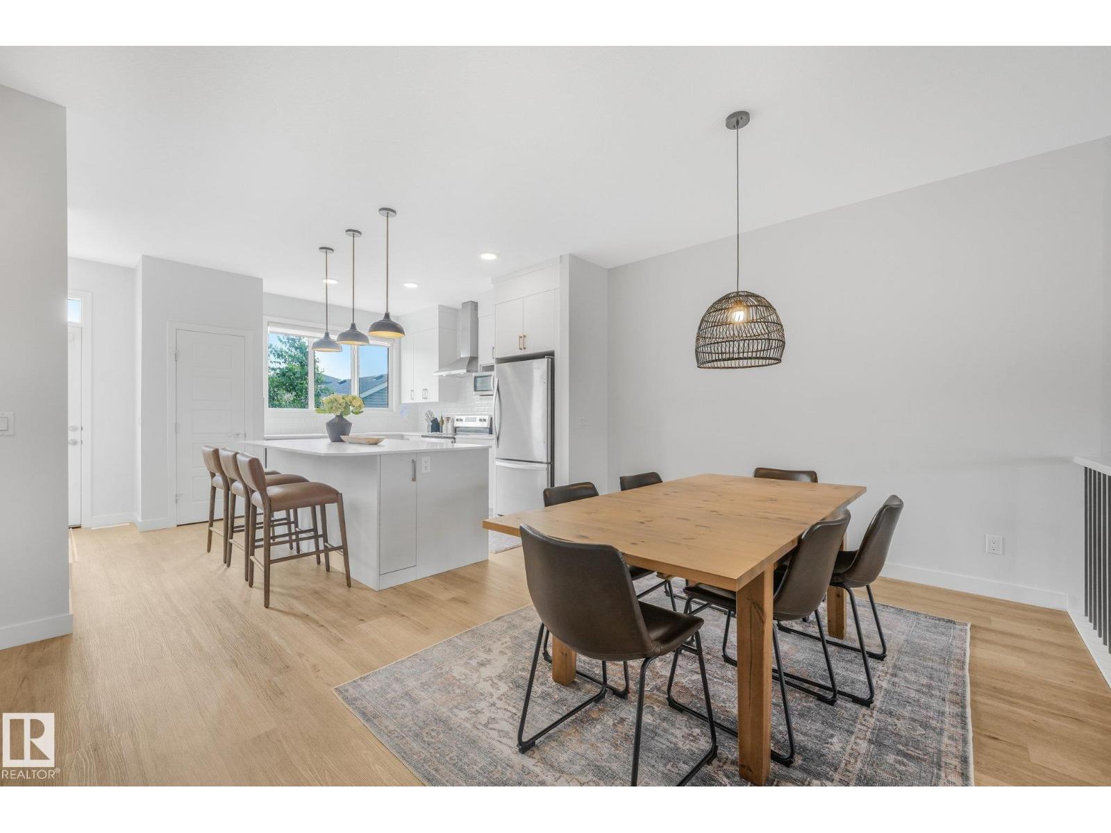 5281 Edgemont BV NW - 8