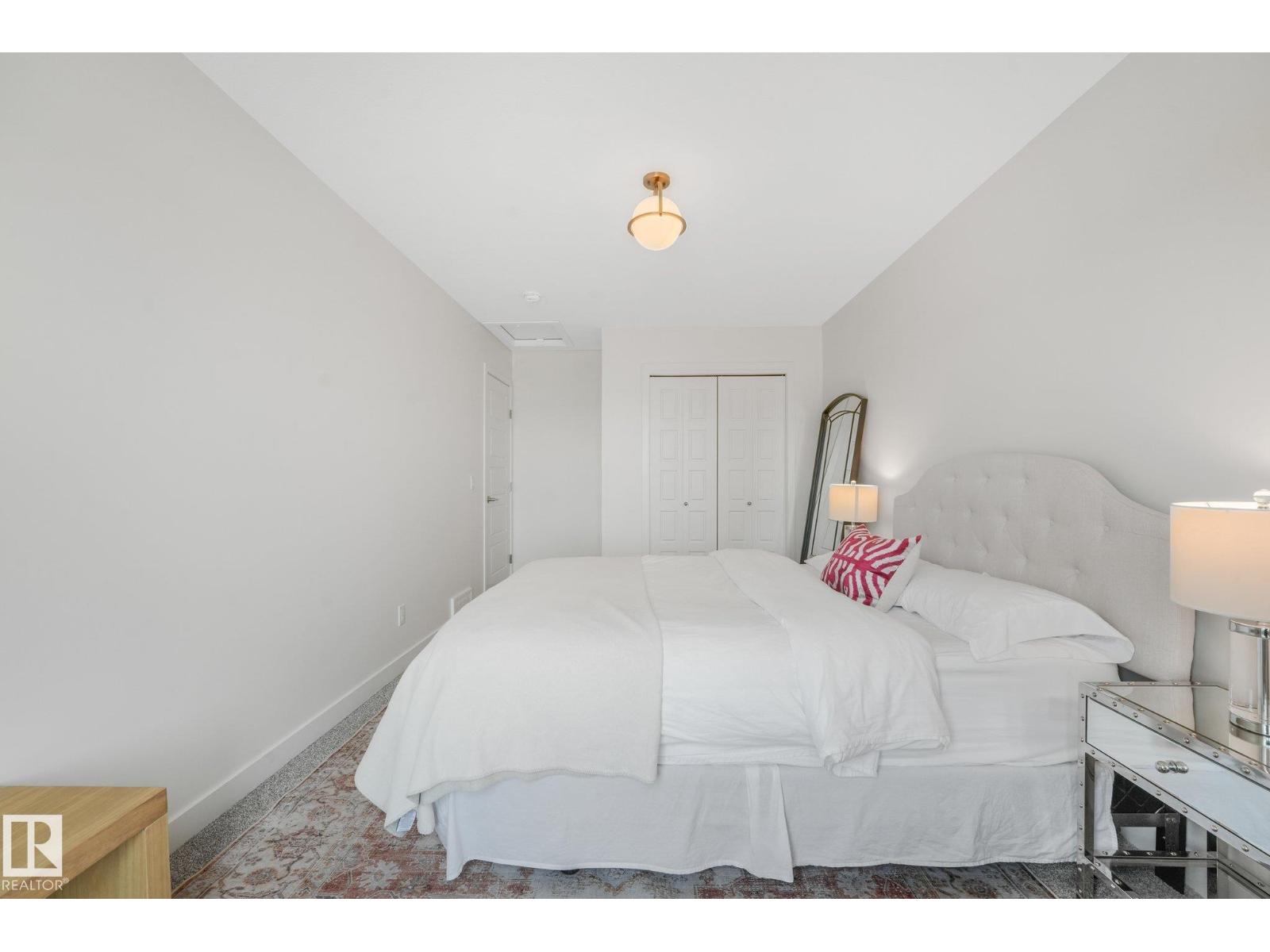 5281 Edgemont BV NW - 28