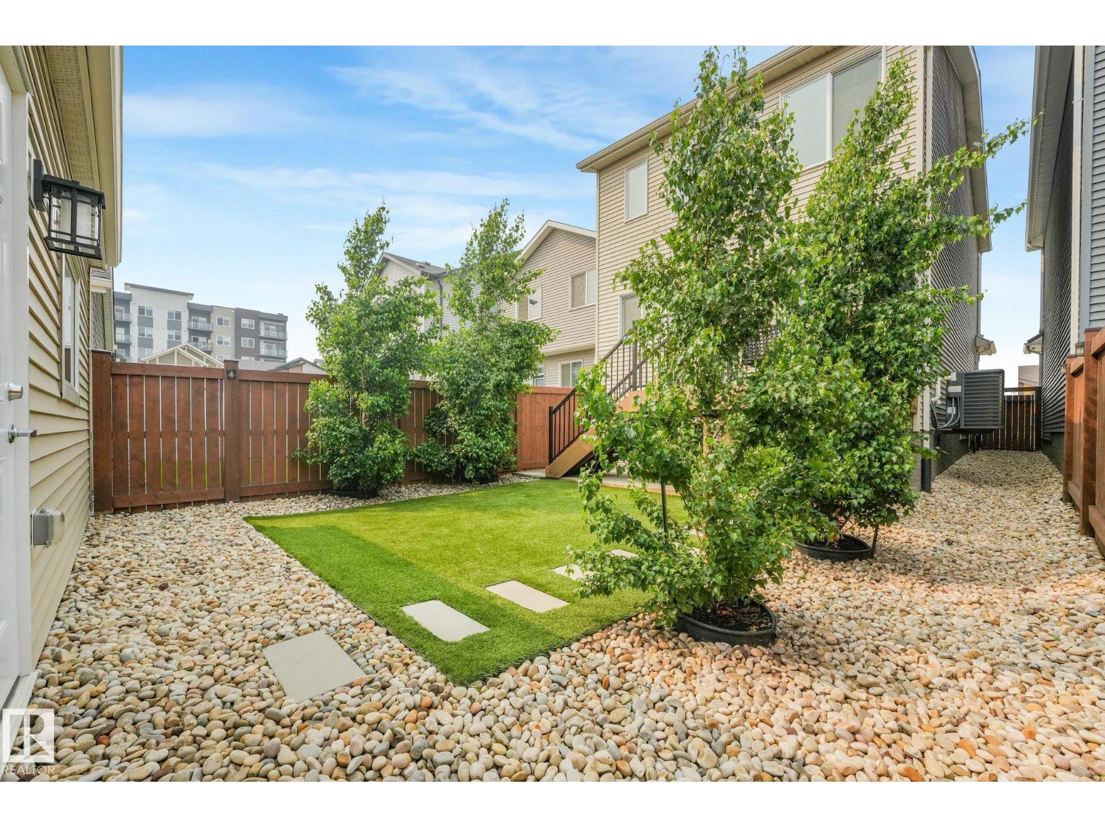 5281 Edgemont BV NW - Image 43