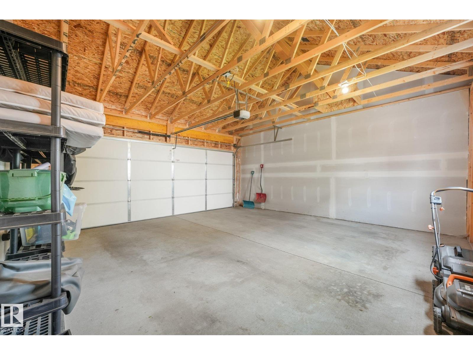 5281 Edgemont BV NW - Image 47