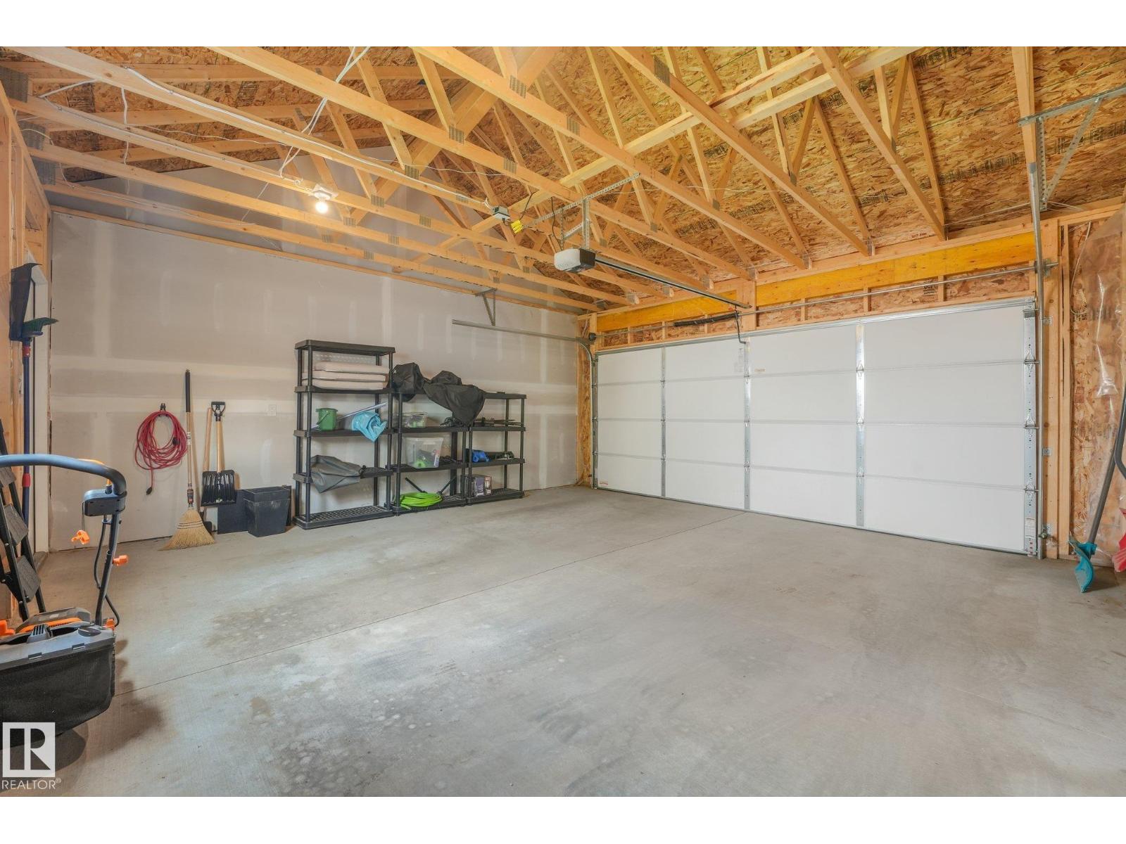 5281 Edgemont BV NW - Image 48