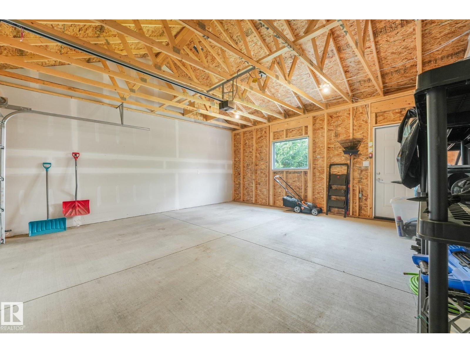 5281 Edgemont BV NW - Image 49
