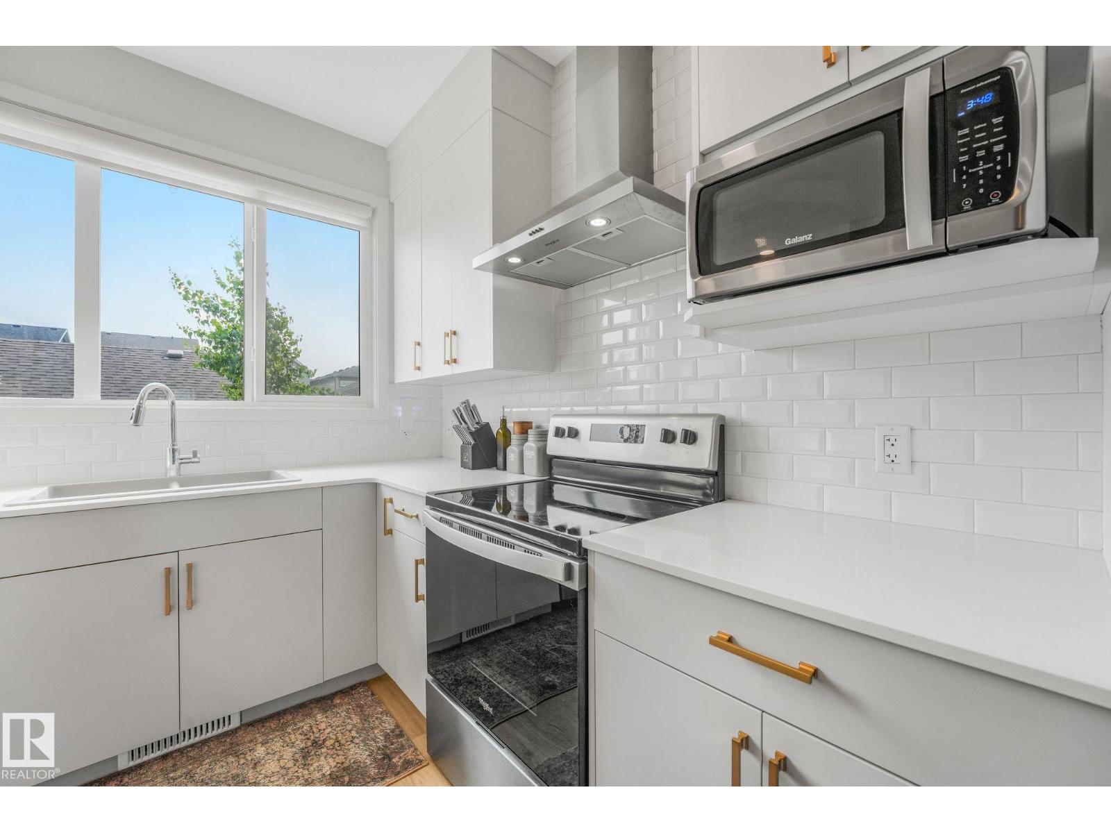 5281 Edgemont BV NW - Image 7