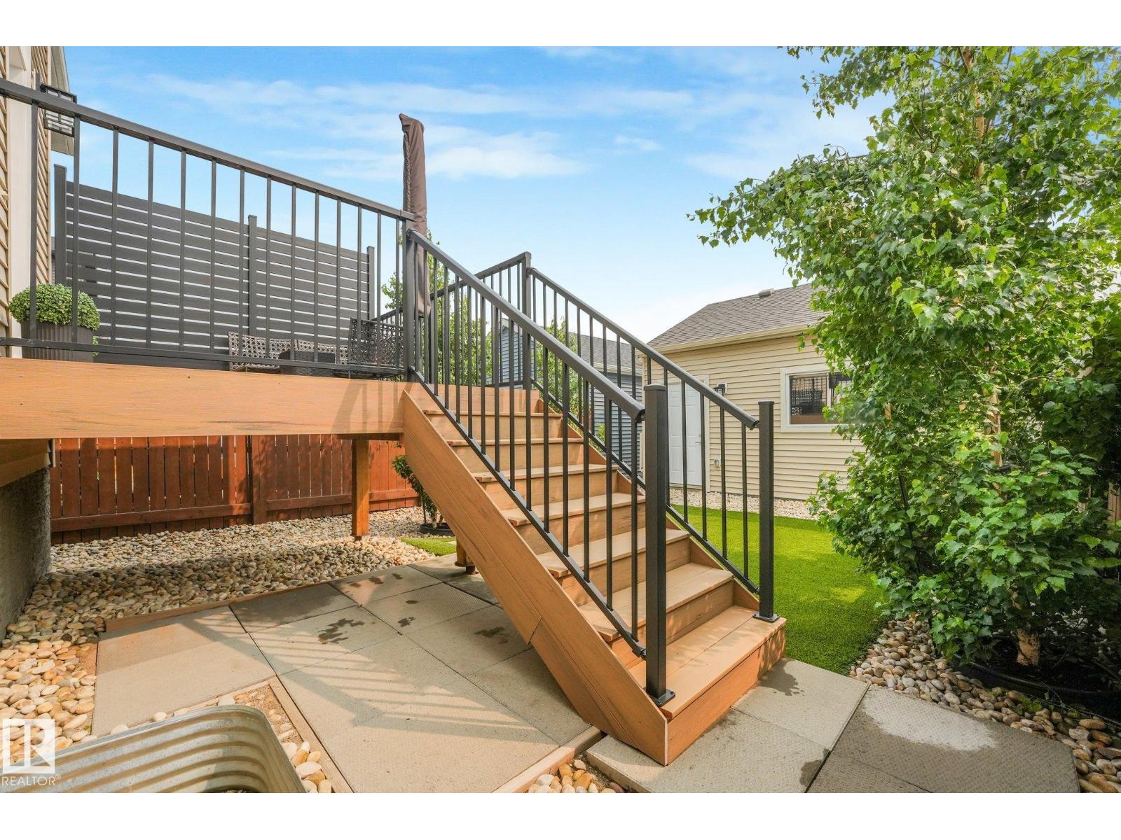 5281 Edgemont BV NW - Image 42