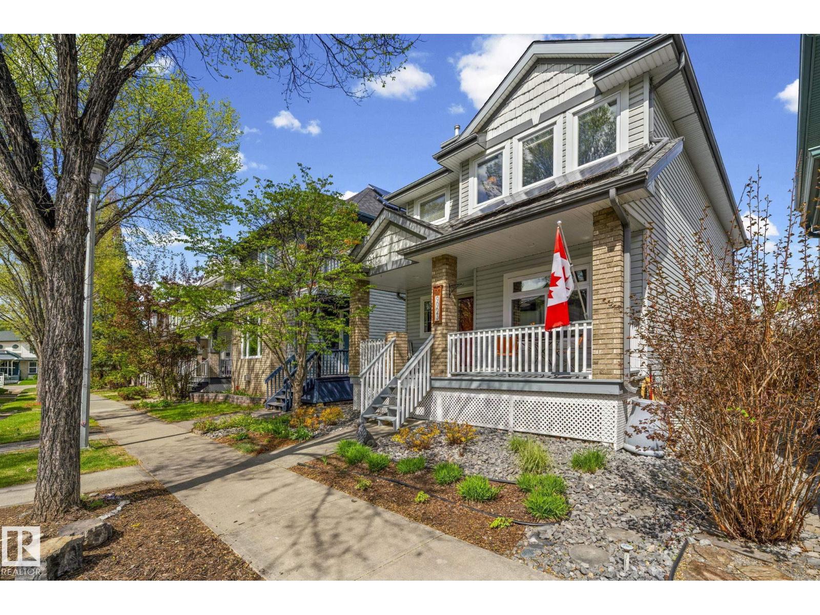 9923 89 ST NW - 3