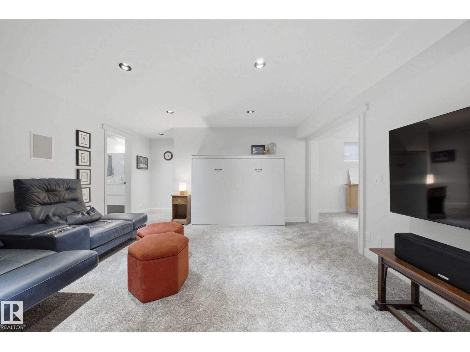9923 89 ST NW - 51