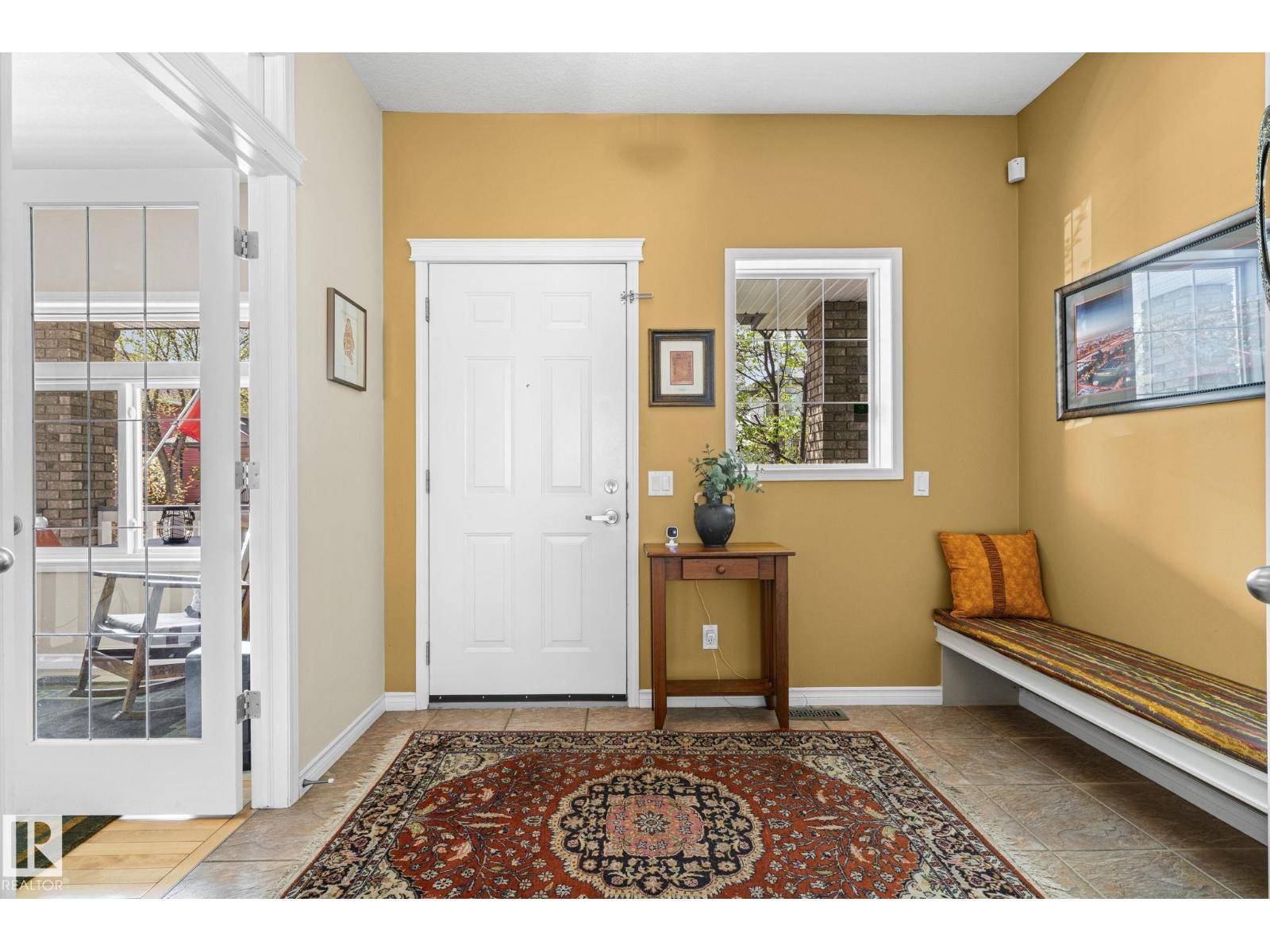 9923 89 ST NW - 6