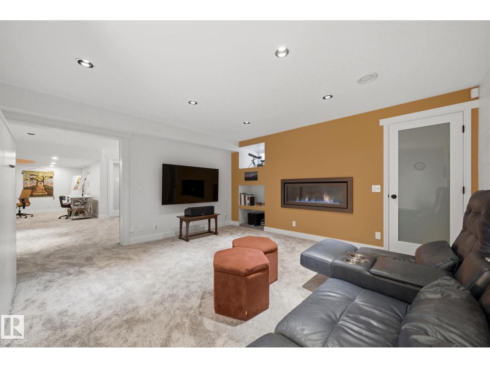 9923 89 ST NW - 48