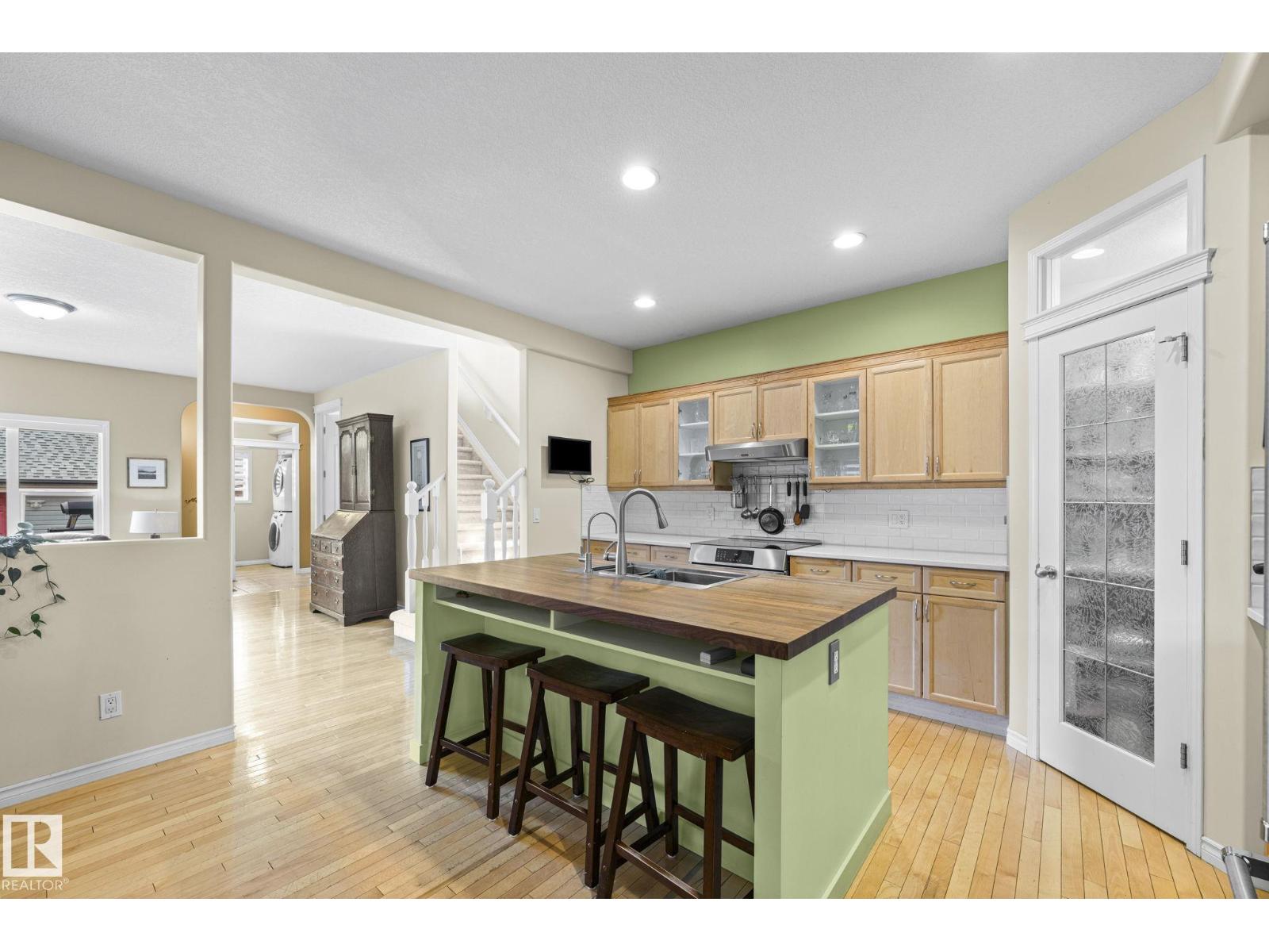 9923 89 ST NW - 13