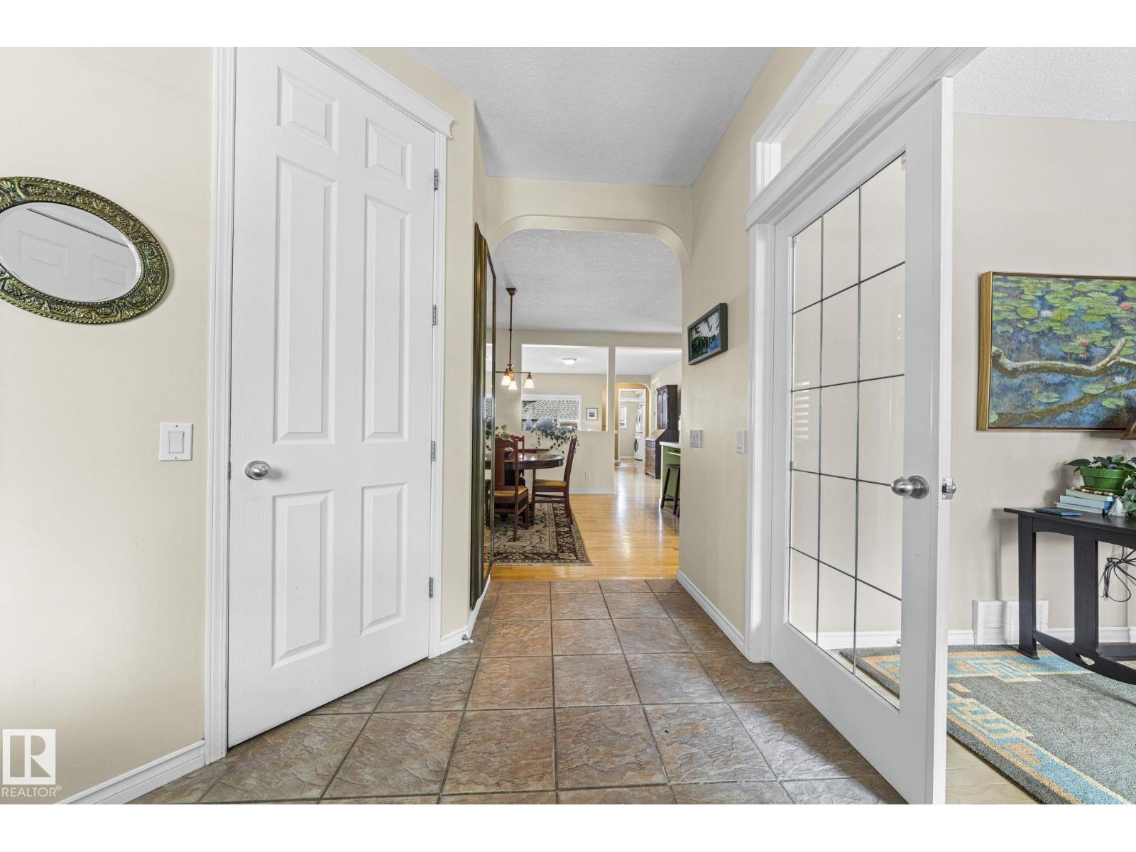 9923 89 ST NW - 12