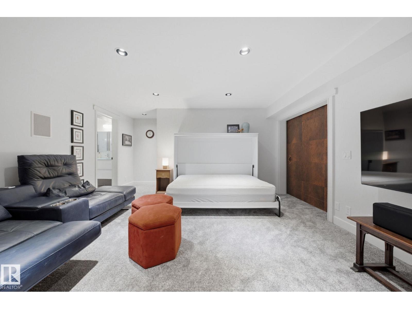 9923 89 ST NW - 52