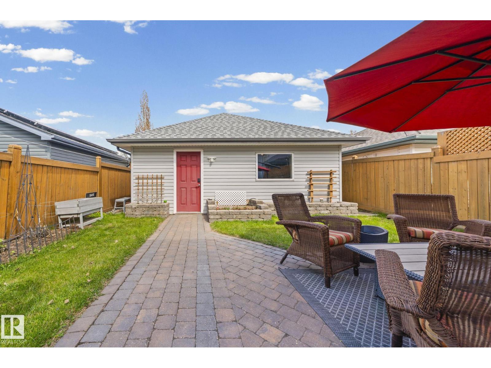 9923 89 ST NW - 60