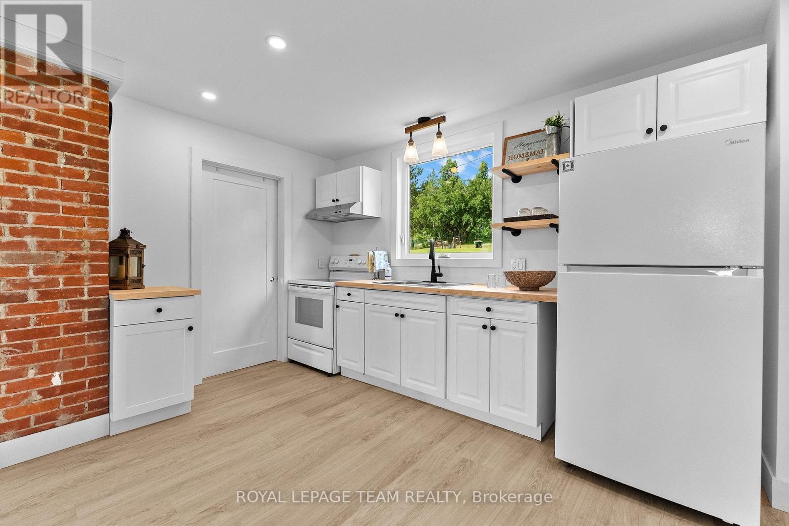 27 TAMMY TRAIL - Image 20