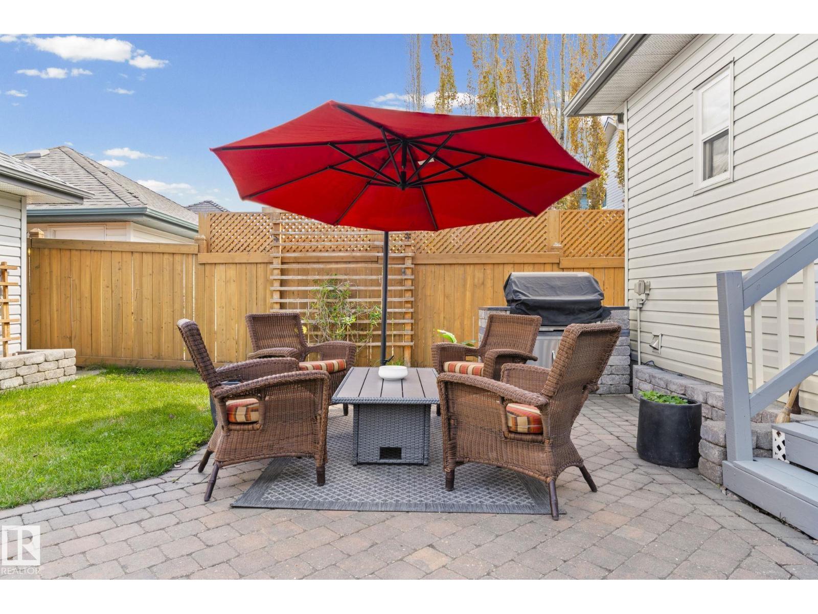 9923 89 ST NW - 61