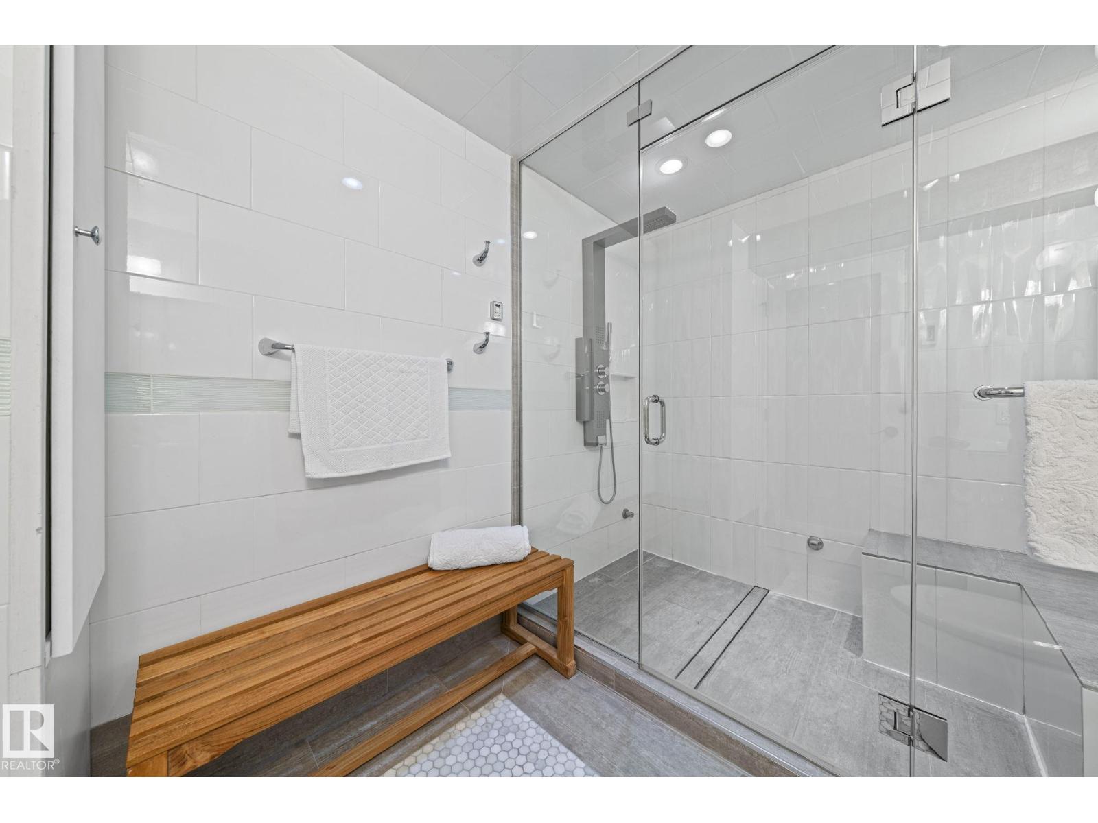 9923 89 ST NW - 56