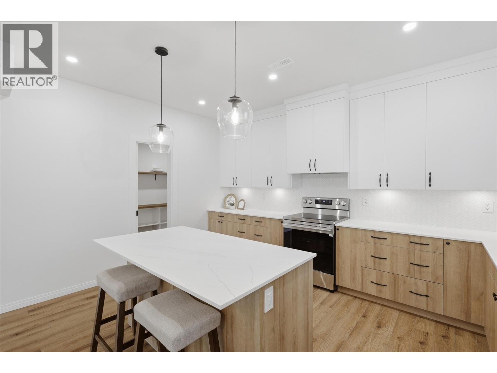 1832 SPRINGHILL Drive - 24