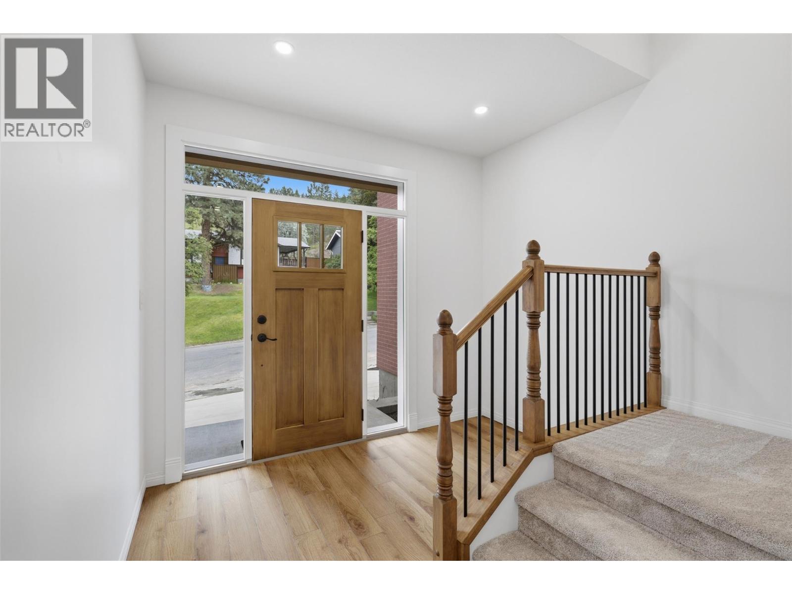1832 SPRINGHILL Drive - 4