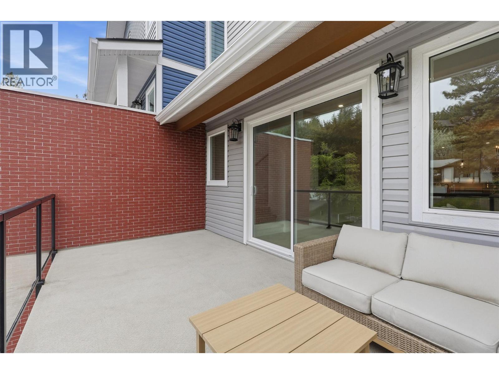 1832 SPRINGHILL Drive - 34