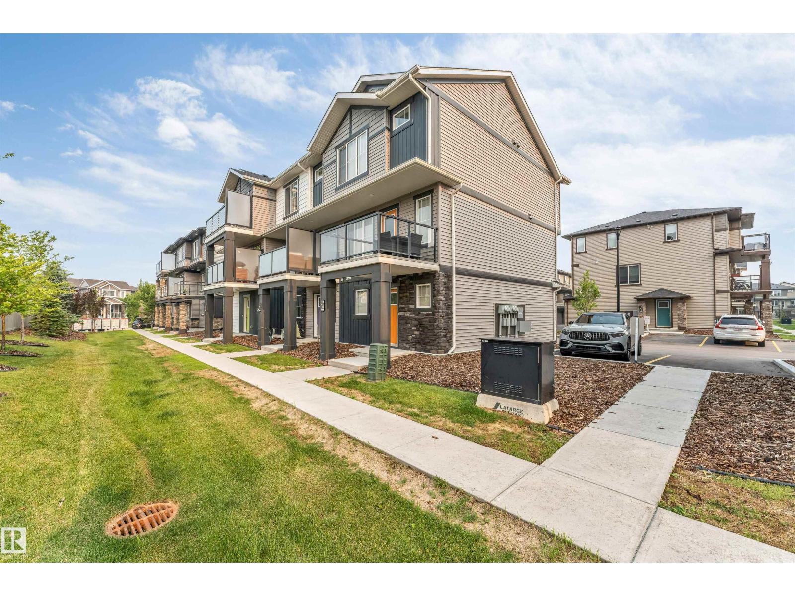 #25 1530 TAMARACK BV NW - Image 2