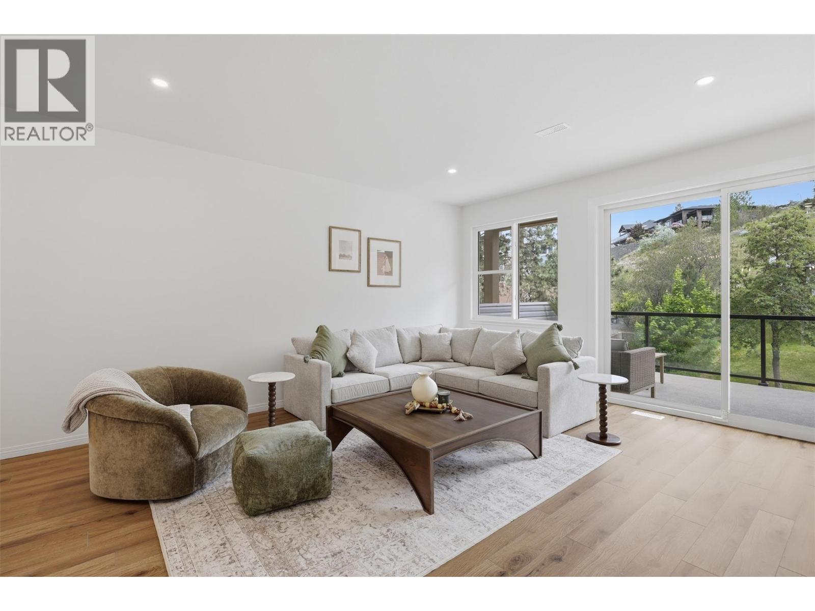 1834 SPRINGHILL Drive - 11
