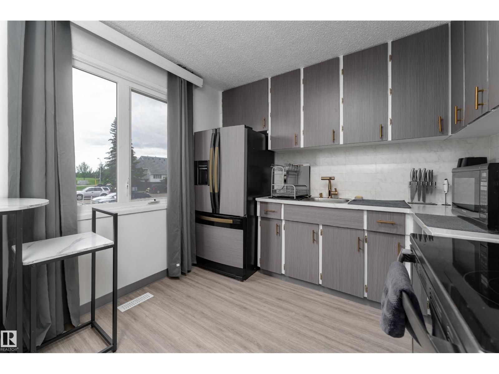 105 Callingwood Two NW - 12