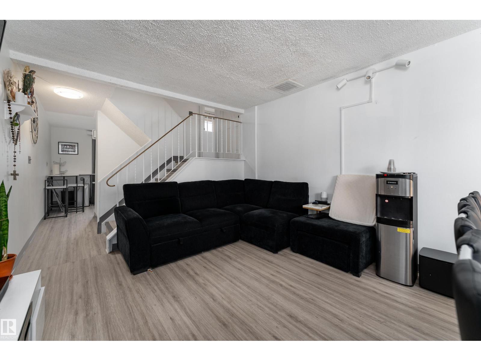 105 Callingwood Two NW - 20