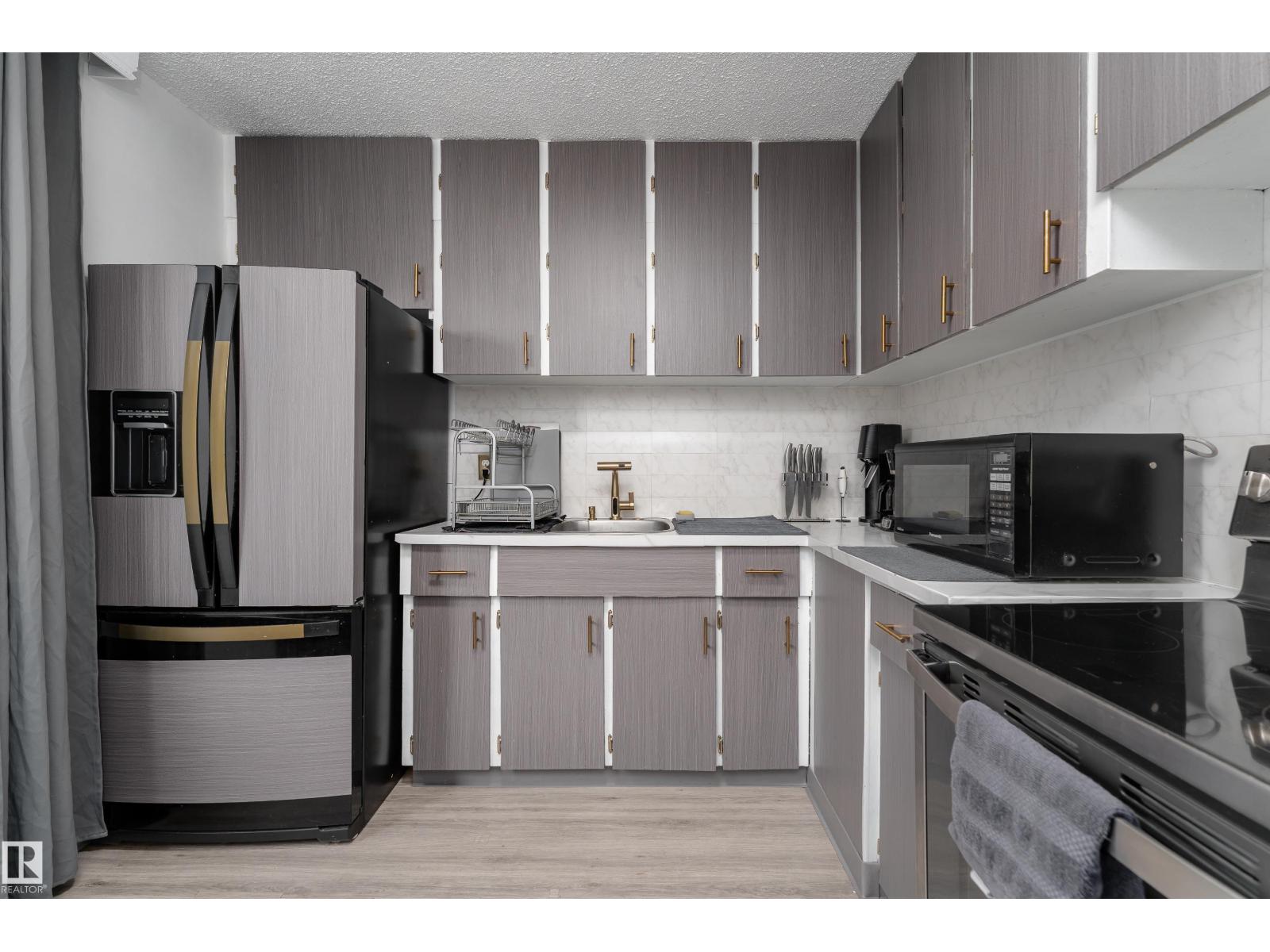 105 Callingwood Two NW - 13