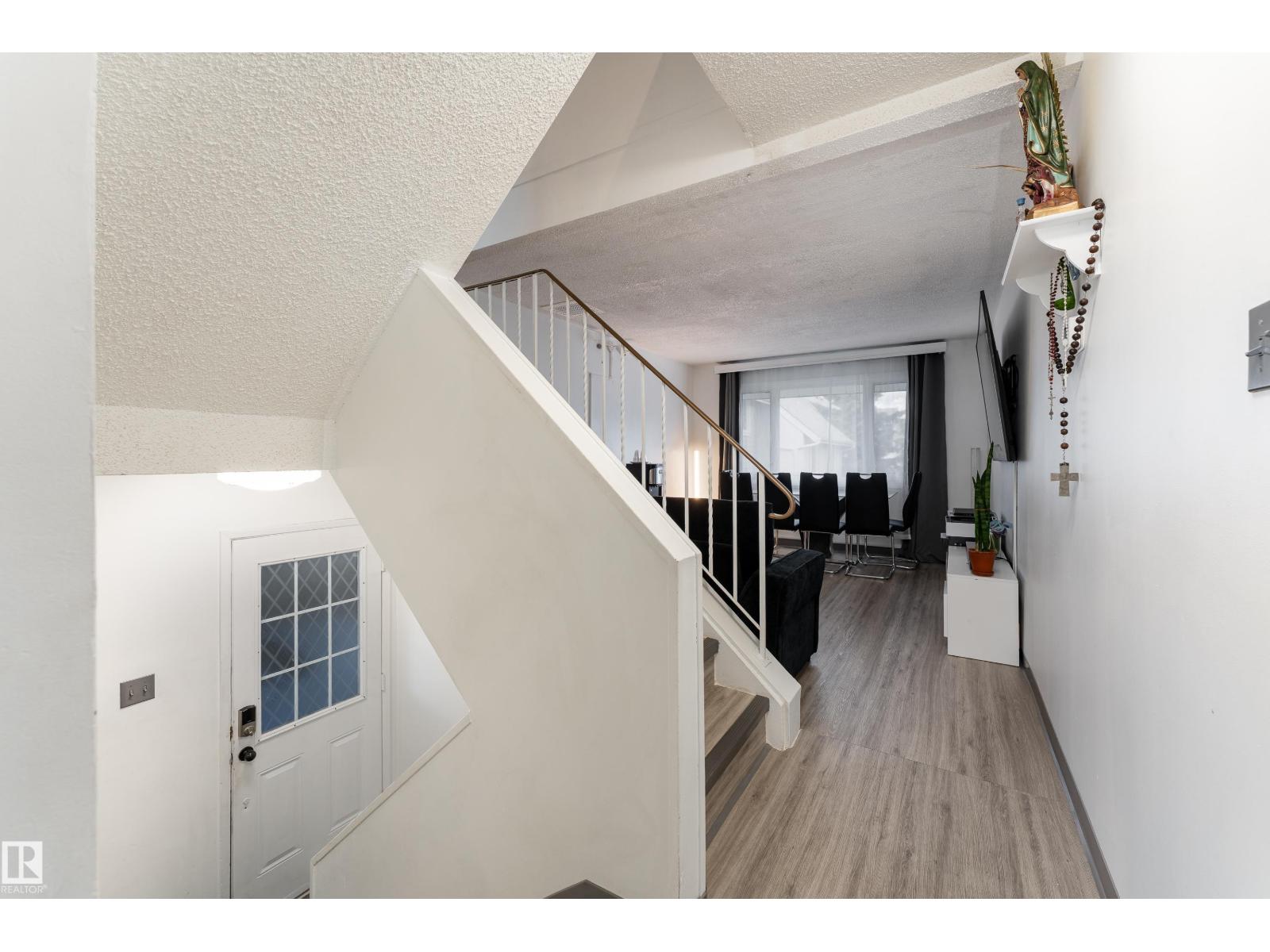 105 Callingwood Two NW - 16